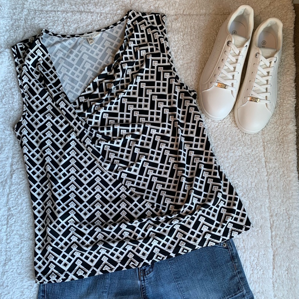 SOLD 🔥3/$30 Como Blu Sleeveless Asymmetric Neckline